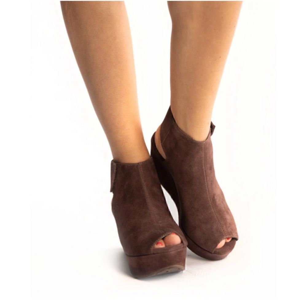 Chocolat Blu Suede Cutout Wedge Sandals  in Olive Size 8.5
NWOB